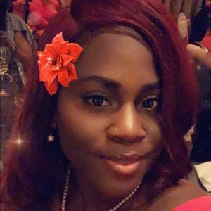 Meet your Posher, Monique